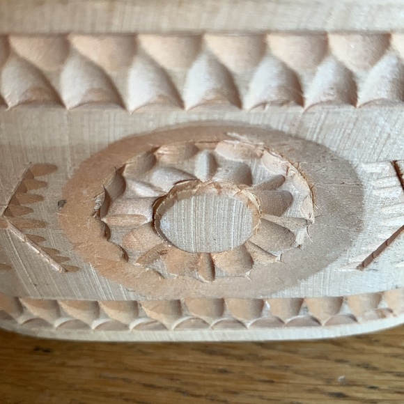 Vintage Hand-carved Wooden Cup , Signed Cracovie 1977 , Poland - Picture 9 of 11